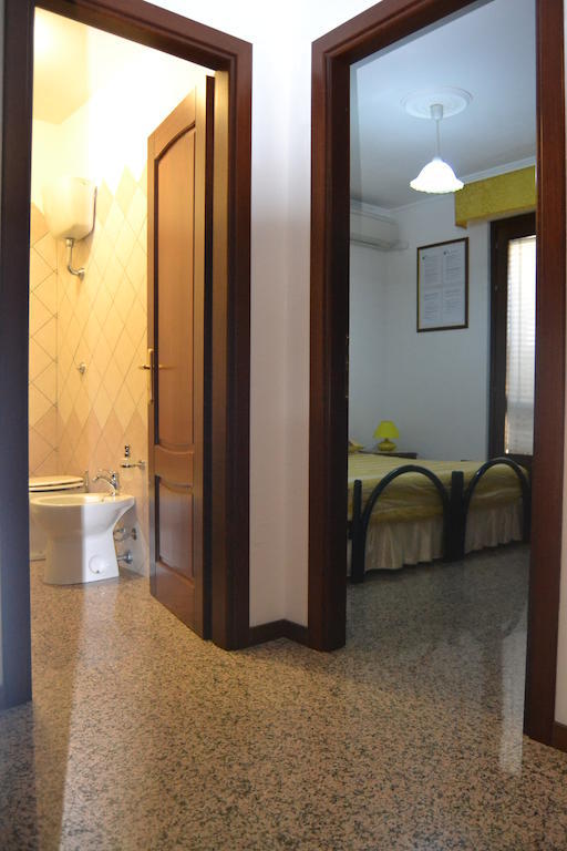 Affittacamere Acquamarina Oristano Habitación foto